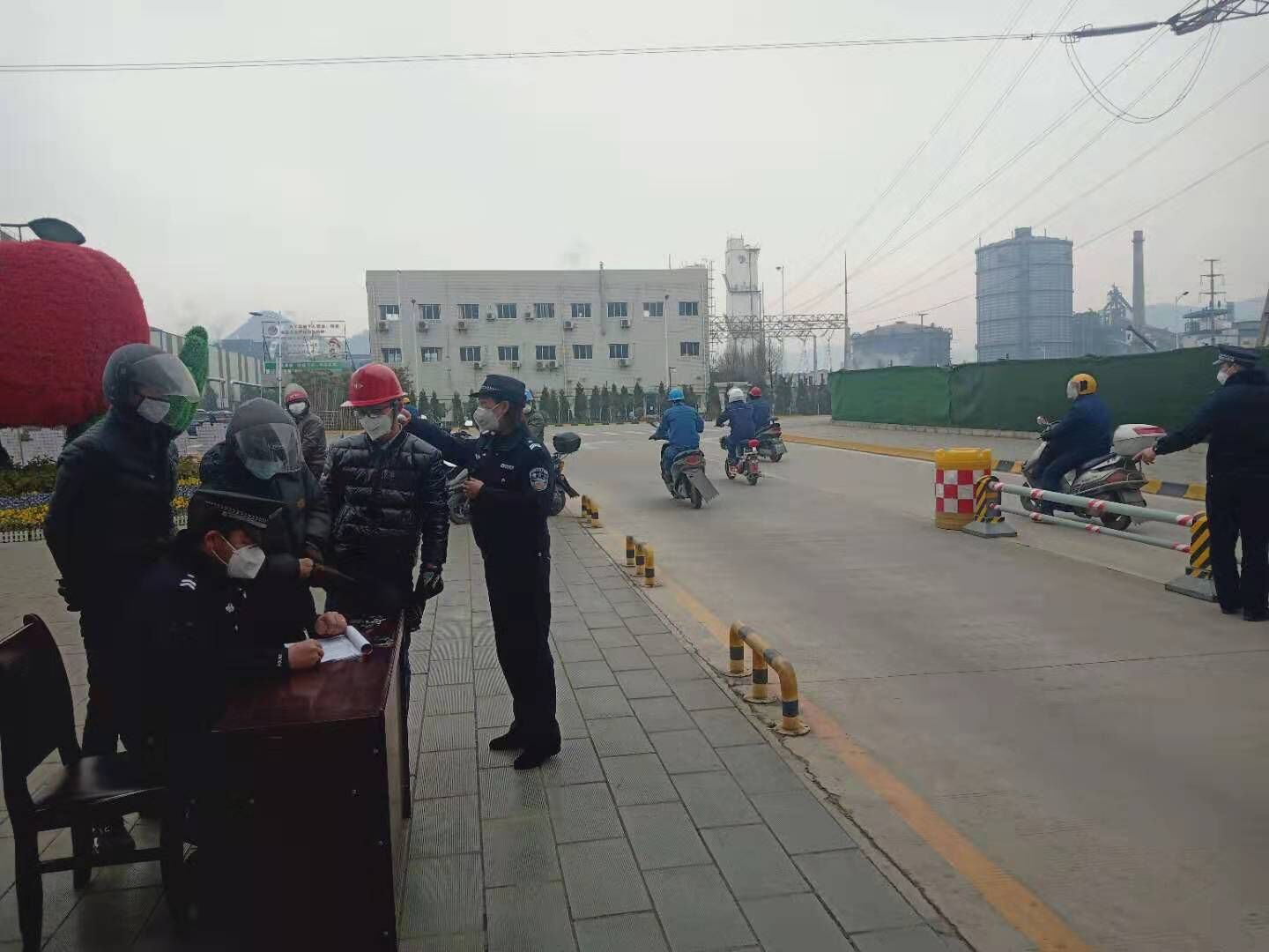 【鋼城文苑】致敬，疫情中最可愛的人