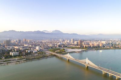 【鋼城文苑】戰(zhàn)勝疫情，你我同行